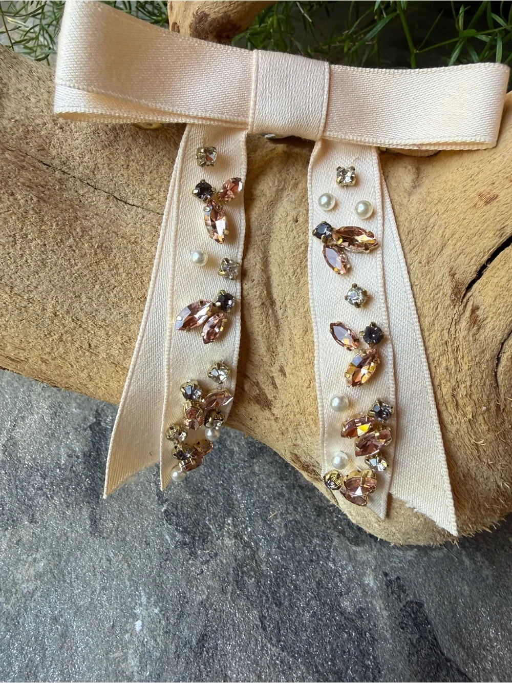 New🌟Anthropologie-Beige Embellished Ribbon Hair Bow